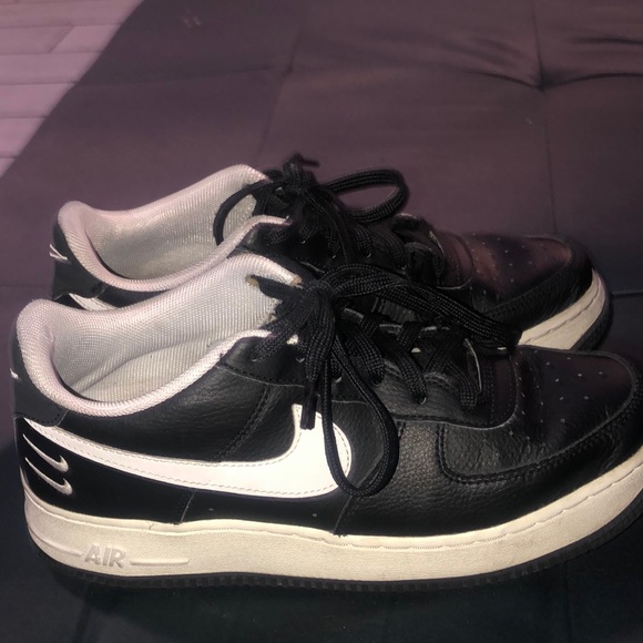 I'm selling black and white shoes from nikey and size is 5.5 in men - Picture 1 of 4